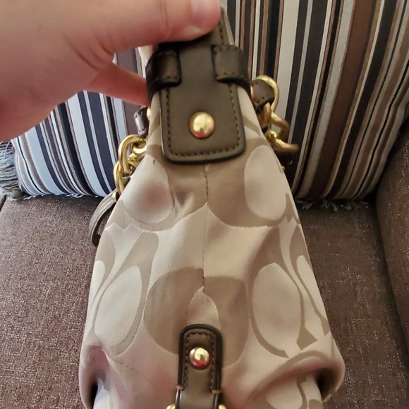 EUC Coach Signature Jacquard Hobo - Picture 4 of 10